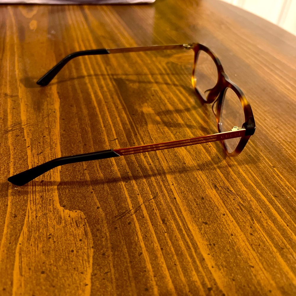 Gucci frames. Unisex.